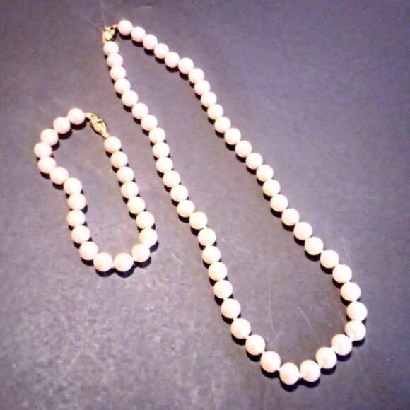 Monet Hand Knotted Cream Faux Pearl Necklace Bracelet Demi Set - Picture 3 of 4